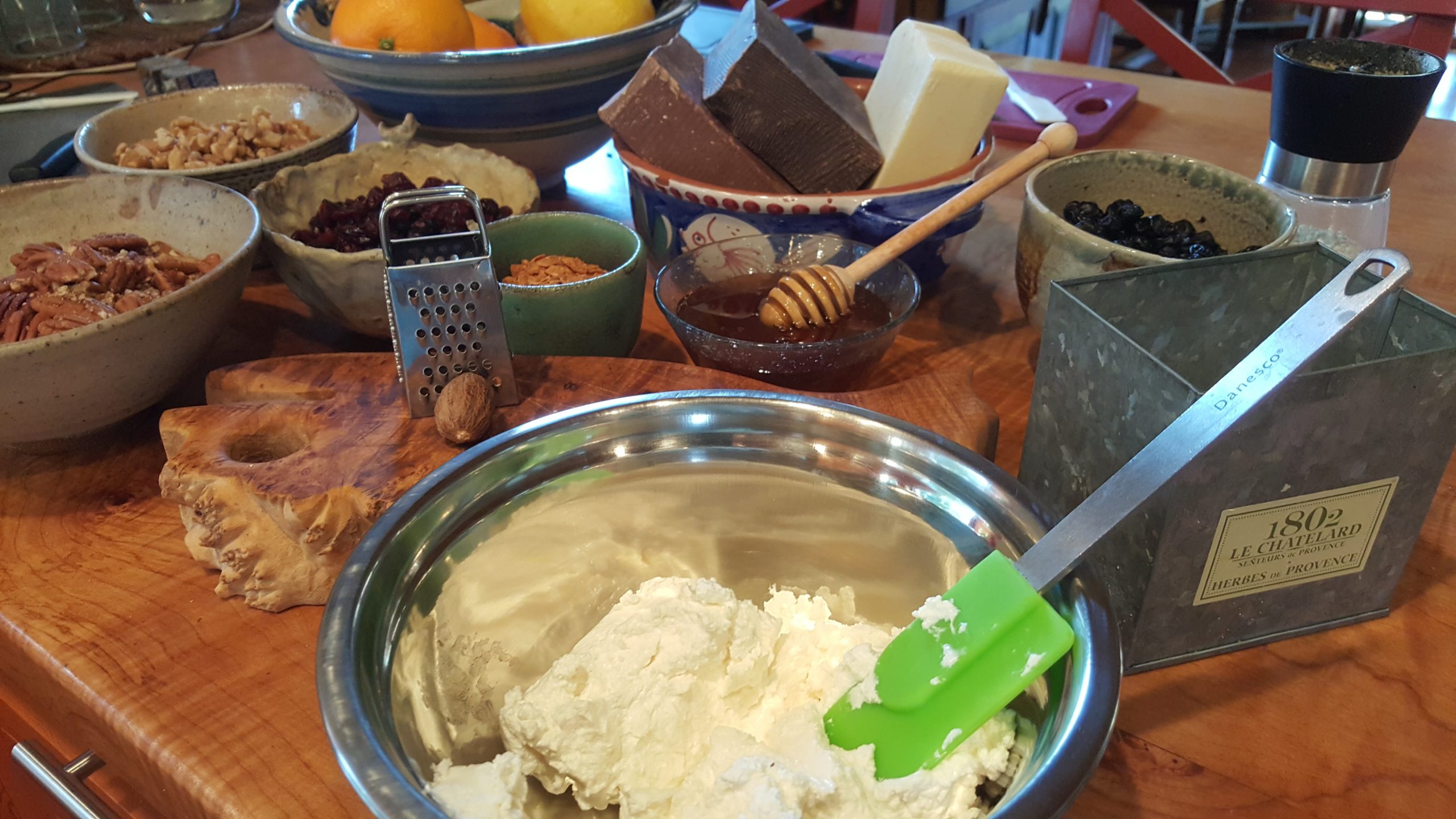 Make Cheese With Paula - Soft Cheeses - Sour Cream, Cream Cheese, and Cottage Cheese