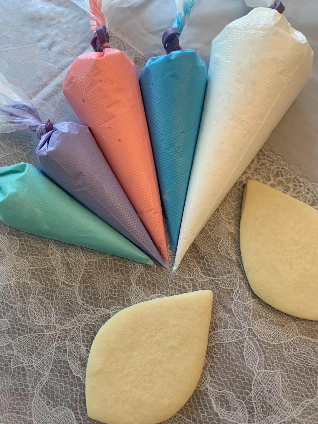 Cookie Decorating for Beginners - Image 19